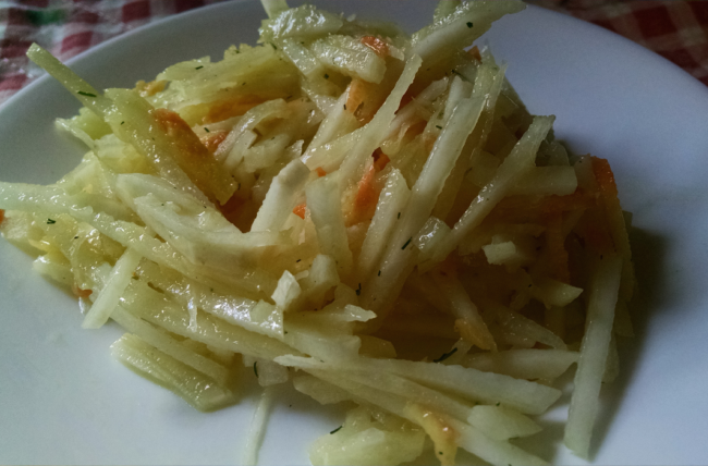 Kohlrabi salad